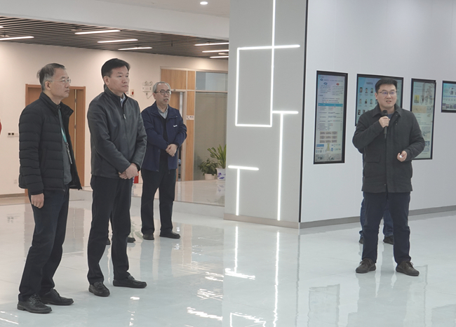 中国有研副总经理黄倬一行到国家信息光电子创新中心调研交流
